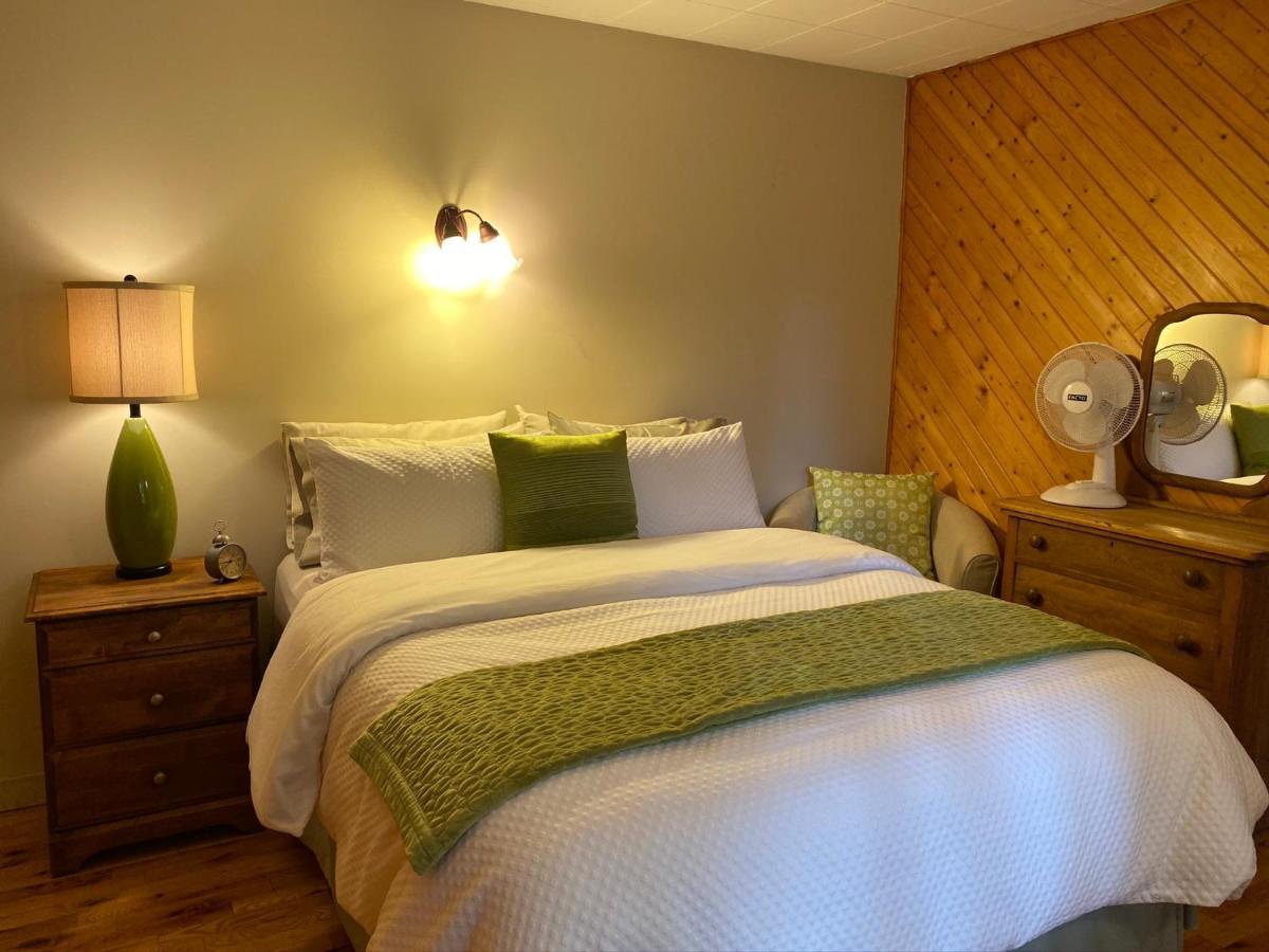 Chalets Et Studios Le Vent Du Nord Lac-Superieur エクステリア 写真